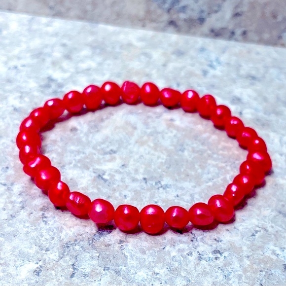 7” Red Cultured Freshwater Pearl Bracelet - Picture 2 of 5